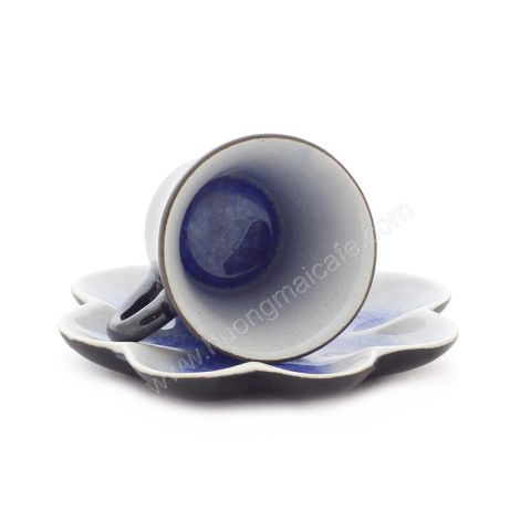 Cup Espesso with petal dish design 