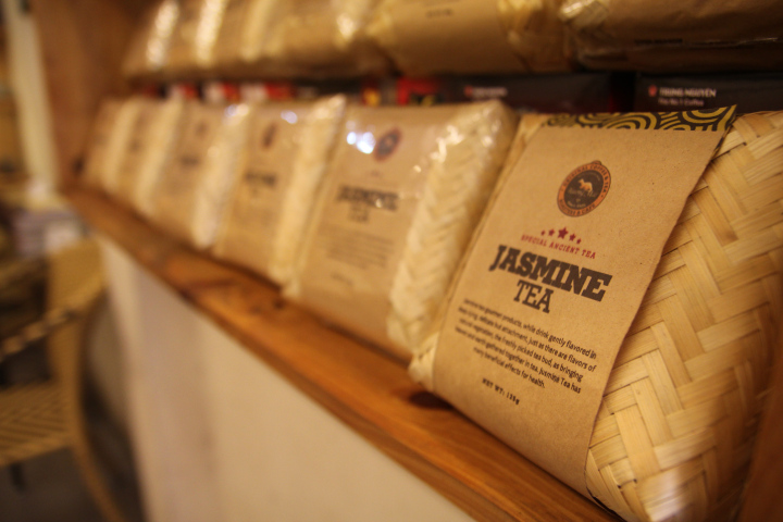 Jasmine tea in Bamboo box by Huongmai Cafe, idea for a Vietnamese Souvenir Jasmine tea in Bamboo box by Huongmai Cafe, idea for a Vietnamese Souvenir