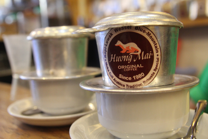 Vietnamese_traditional_coffee_maker Vietnamese traditional coffee maker: “Phin” (Fin)