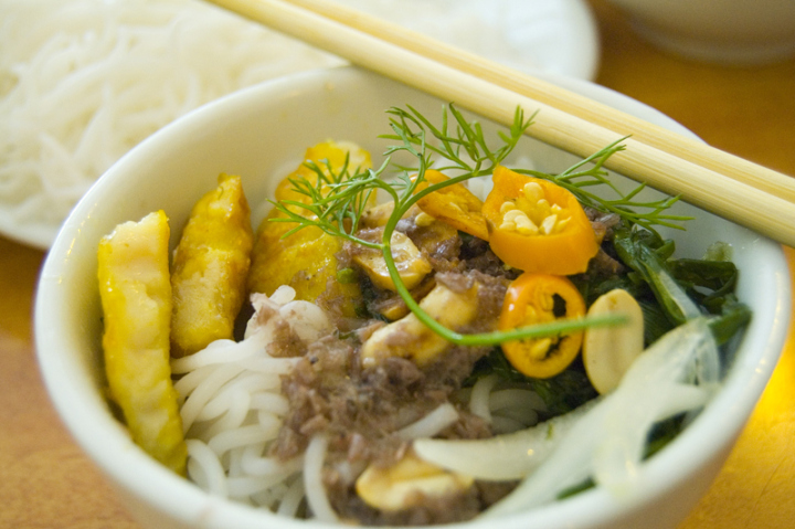 hanoi eating : Cha ca La vong hanoi eating : Cha ca La vong, 14 Cha Ca strt, Hanoi Old Quarter